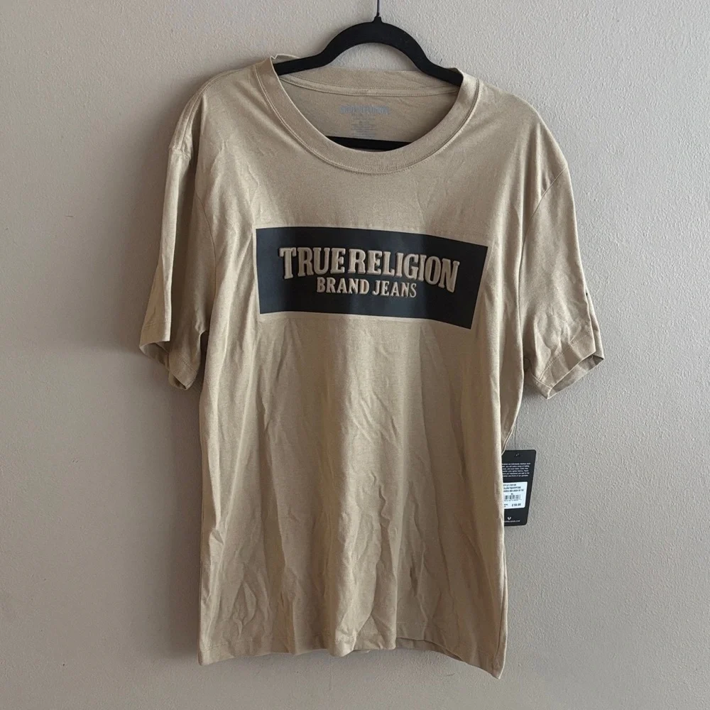 True Religion Embossed Box Arch Men's Beige Graphic Tee X-Large